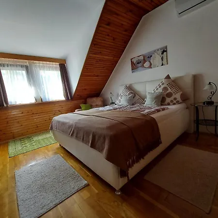 펜션 Ori Deluxe Apartman Bük